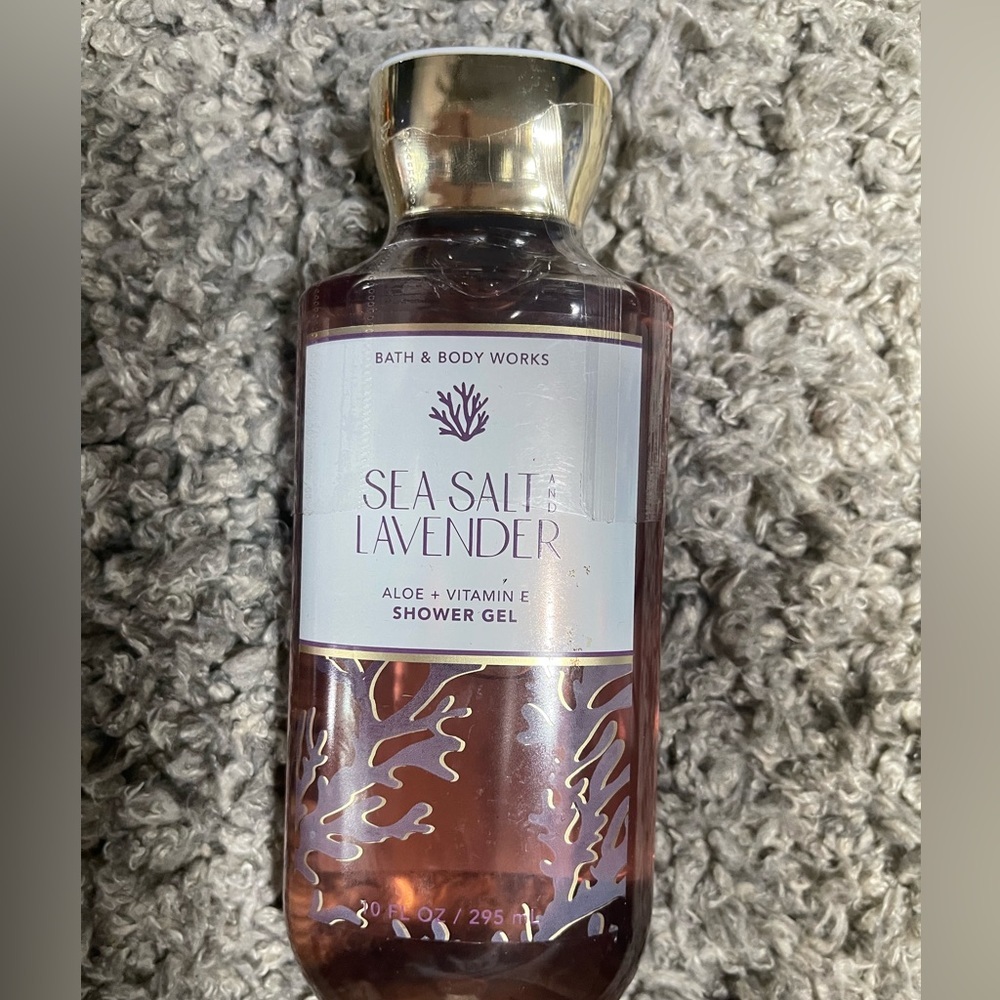 Bath & Body Works shower gel sea salt and lavender